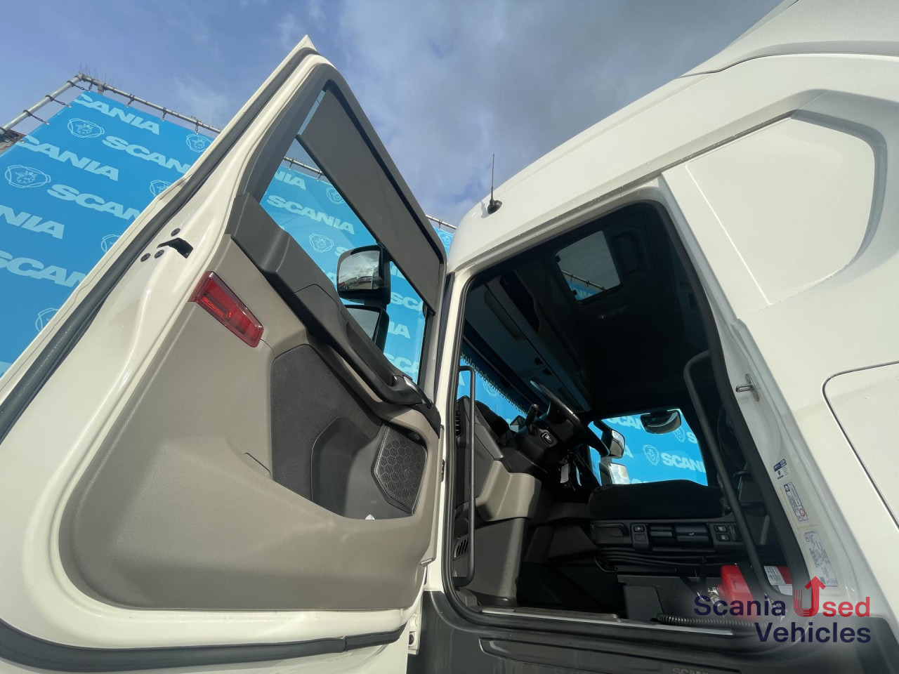 Cabeza tractora SCANIA S 500 A4x2NB RETARDER FULL AIR P-AIRCO PTO ACC: foto 15 Cabeza tractora SCANIA S 500 A4x2NB RETARDER FULL AIR P-AIRCO PTO ACC: foto 15