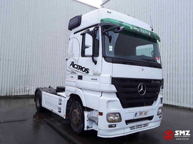 Mercedes-Benz Actros 1844 megaspace 3 pedal - Cabeza tractora: foto 1 Mercedes-Benz Actros 1844 megaspace 3 pedal - Cabeza tractora: foto 1