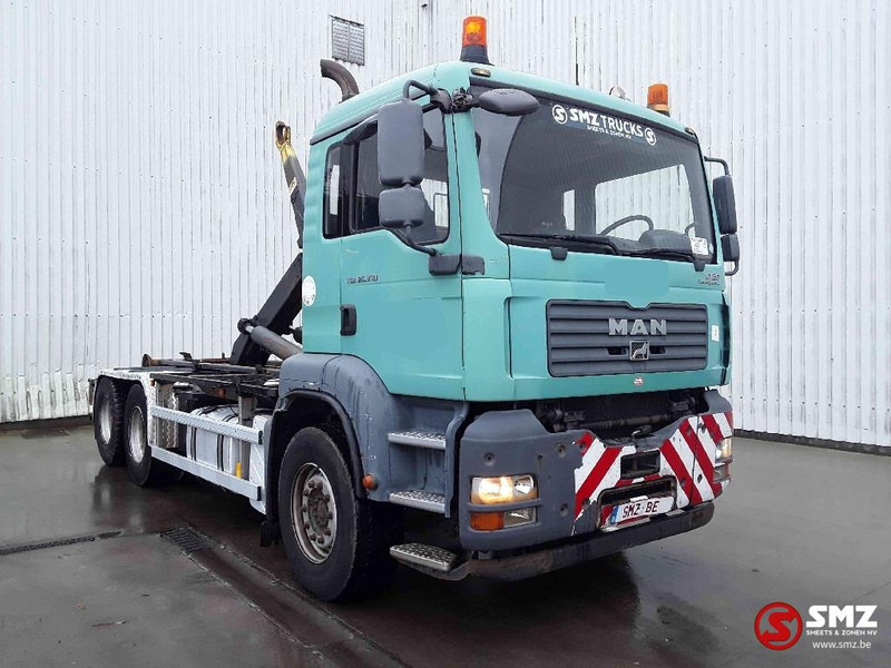 MAN TGA 26.350 manual - Camión portacontenedore/ Intercambiable: foto 1 MAN TGA 26.350 manual - Camión portacontenedore/ Intercambiable: foto 1