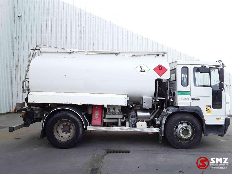Volvo FL6 220 10000L lames - Camión cisterna: foto 4 Volvo FL6 220 10000L lames - Camión cisterna: foto 4