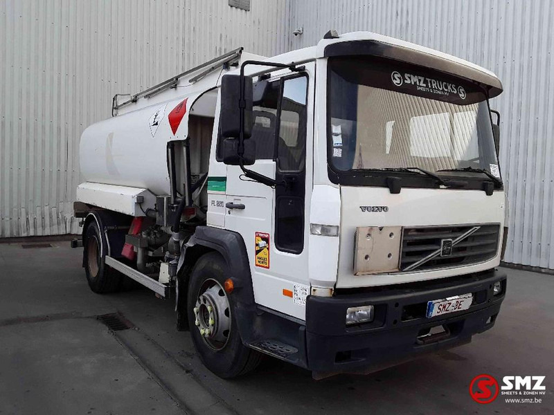 Volvo FL6 220 10000L lames - Camión cisterna: foto 1 Volvo FL6 220 10000L lames - Camión cisterna: foto 1