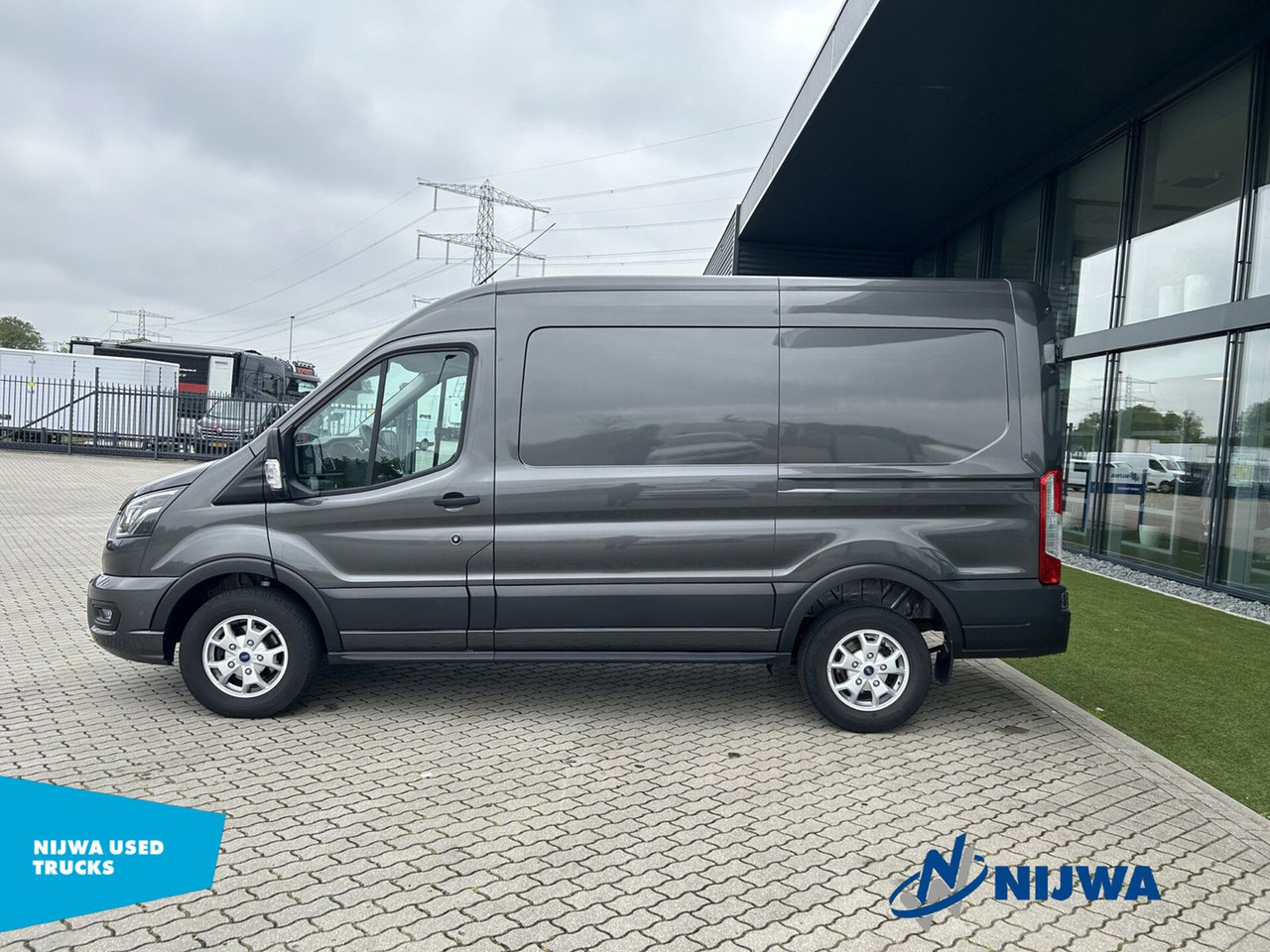 Ford Transit 350 L2H3 Limited Trekhaak + Navigatie - Furgón: foto 5 Ford Transit 350 L2H3 Limited Trekhaak + Navigatie - Furgón: foto 5