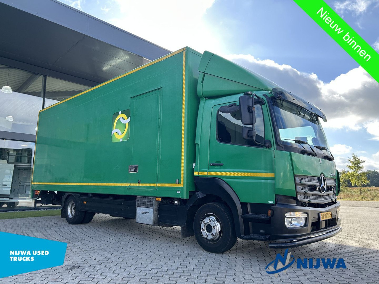 Mercedes-Benz Atego Laadklep + Zijdeur - Camión caja cerrada: foto 2 Mercedes-Benz Atego Laadklep + Zijdeur - Camión caja cerrada: foto 2
