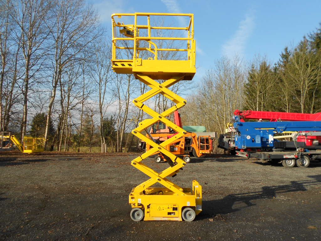 Genie GS 1330, Scherenarbeitsbühne Genie 5,9 m - Camión con plataforma elevadora: foto 4 Genie GS 1330, Scherenarbeitsbühne Genie 5,9 m - Camión con plataforma elevadora: foto 4