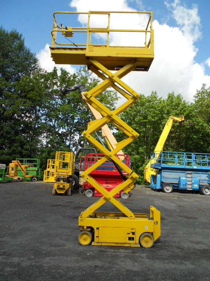 Genie GS 1930, Scherenarbeitsbühne Genie 8 m - Camión con plataforma elevadora: foto 5 Genie GS 1930, Scherenarbeitsbühne Genie 8 m - Camión con plataforma elevadora: foto 5