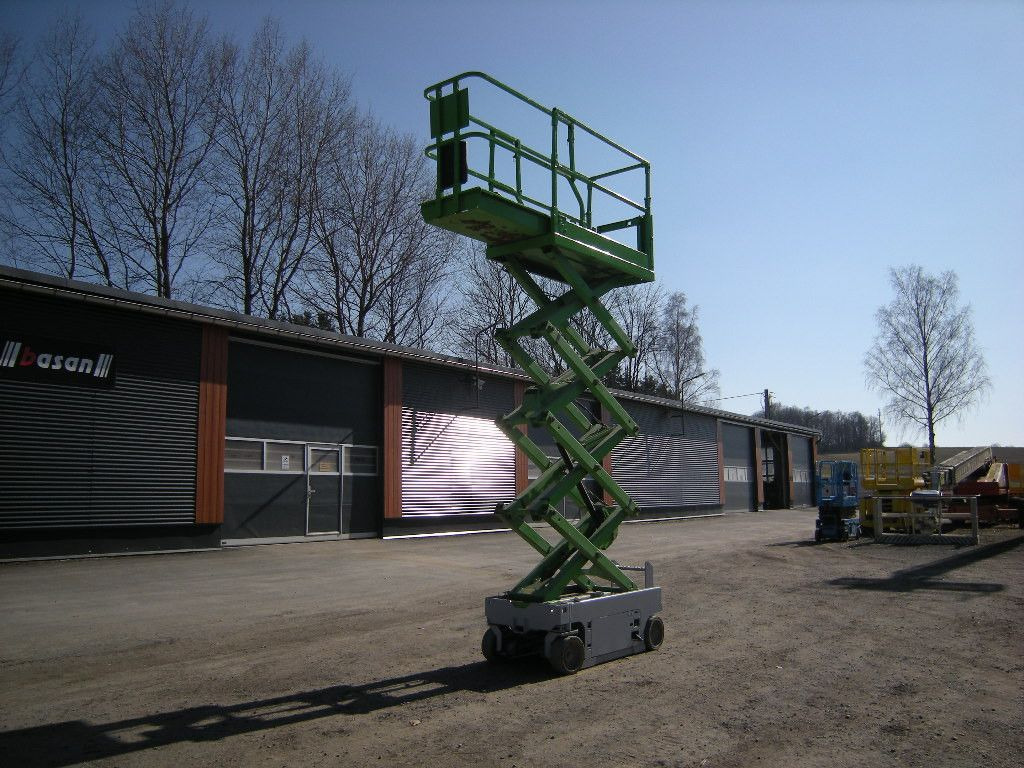 Genie GS 1932, Scherenarbeitsbühne Genie 8 m - Camión con plataforma elevadora: foto 2 Genie GS 1932, Scherenarbeitsbühne Genie 8 m - Camión con plataforma elevadora: foto 2