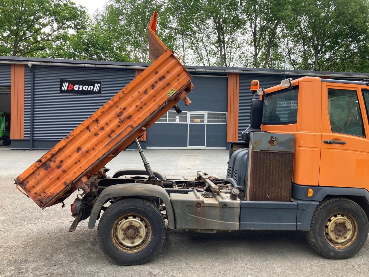 Multicar M30, Kipper Allrad 4x4 - Furgoneta basculante: foto 1 Multicar M30, Kipper Allrad 4x4 - Furgoneta basculante: foto 1