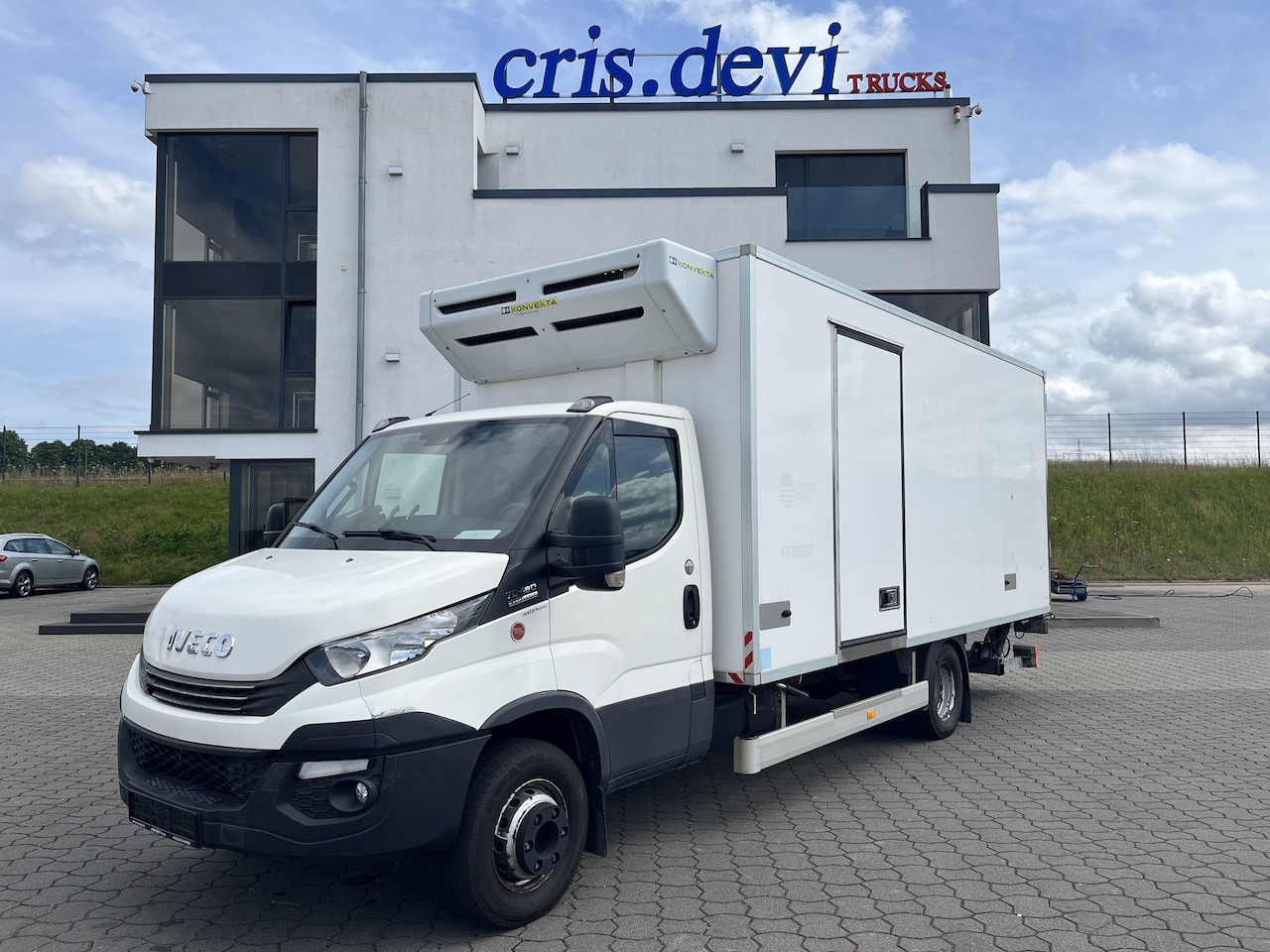 Iveco 70C18 Daily Kühlkoffer mit Ladebordwand Konvekta - Furgoneta: foto 1 Iveco 70C18 Daily Kühlkoffer mit Ladebordwand Konvekta - Furgoneta: foto 1