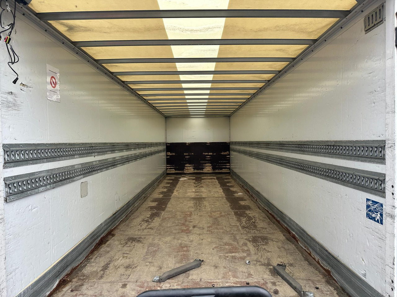 Iveco Koffer 8,80 m - Furgoneta caja cerrada: foto 5 Iveco Koffer 8,80 m - Furgoneta caja cerrada: foto 5