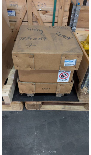 Komatsu D65PX-15 - HYDRAULIC MOTOR ASSY - 708-7L-00040 - Bulldozer: foto 3 Komatsu D65PX-15 - HYDRAULIC MOTOR ASSY - 708-7L-00040 - Bulldozer: foto 3