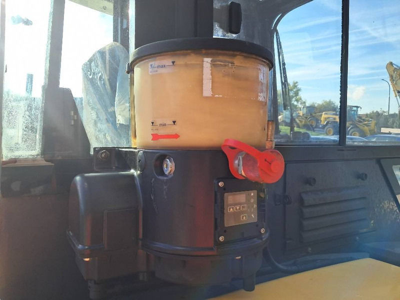 Komatsu PC50MR-2 - Miniexcavadora: foto 2 Komatsu PC50MR-2 - Miniexcavadora: foto 2