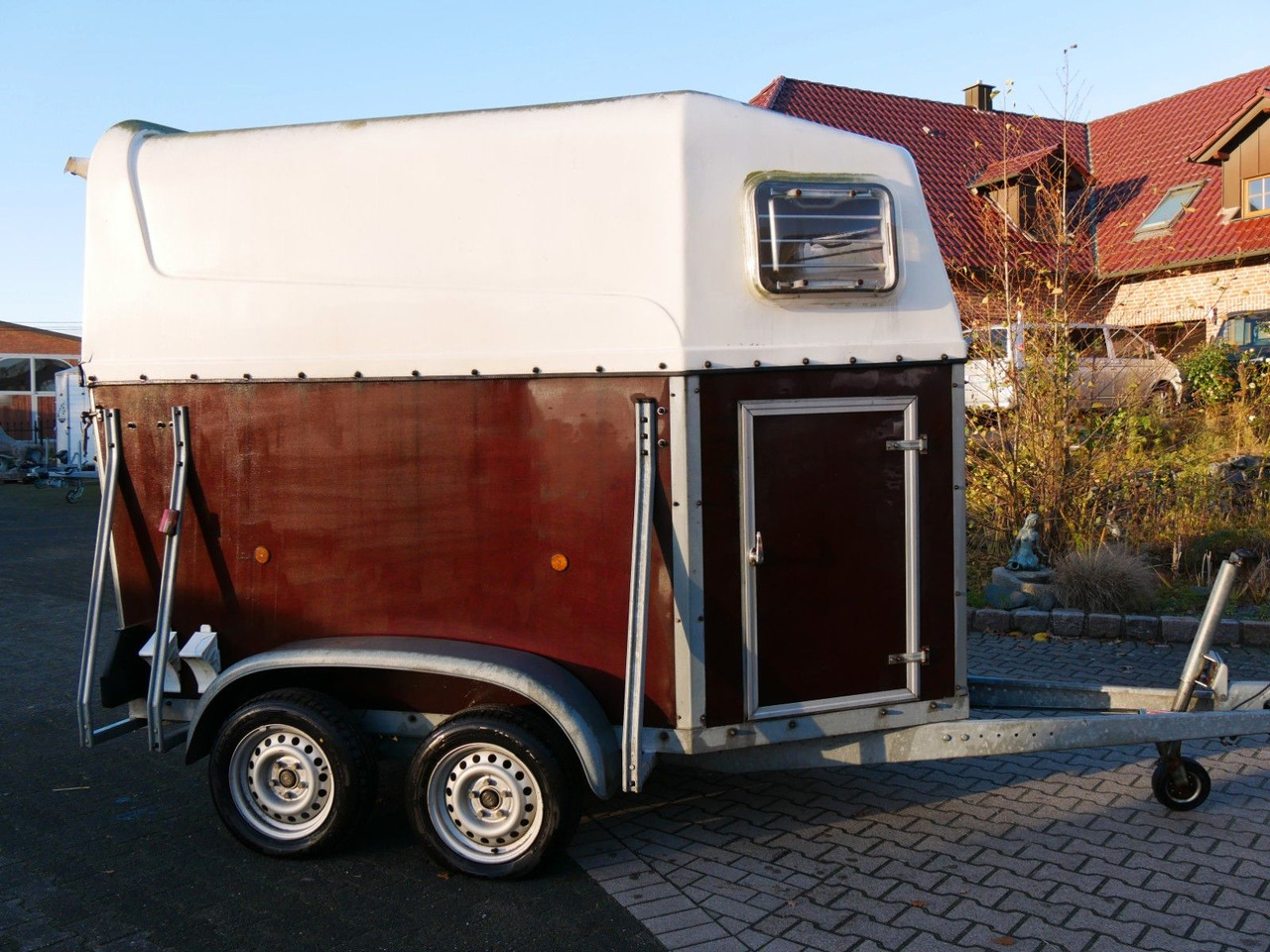 Holz Poly 2 Pferde - Remolque transporte de ganado: foto 1 Holz Poly 2 Pferde - Remolque transporte de ganado: foto 1