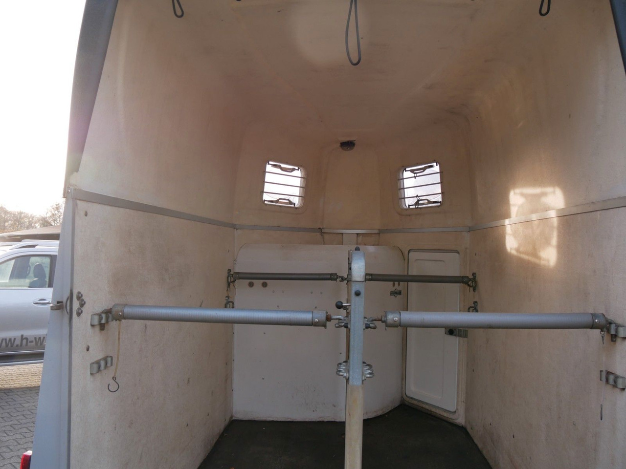 Humbaur Atis 2 Pferde Sattelkammer - Remolque transporte de ganado: foto 4 Humbaur Atis 2 Pferde Sattelkammer - Remolque transporte de ganado: foto 4