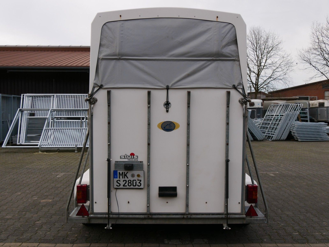 Sluis Vollpoly 2 Pferde mit Sattelkammer - Remolque transporte de ganado: foto 4 Sluis Vollpoly 2 Pferde mit Sattelkammer - Remolque transporte de ganado: foto 4