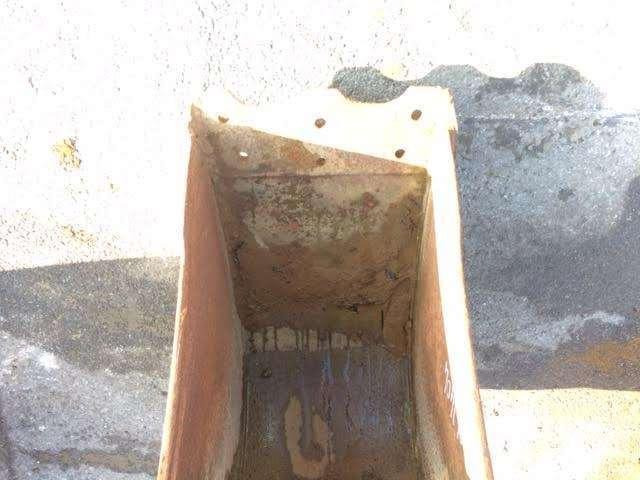 CATERPILLAR 430mm - Type Tractopelle - Cazo para excavadora: foto 2 CATERPILLAR 430mm - Type Tractopelle - Cazo para excavadora: foto 2