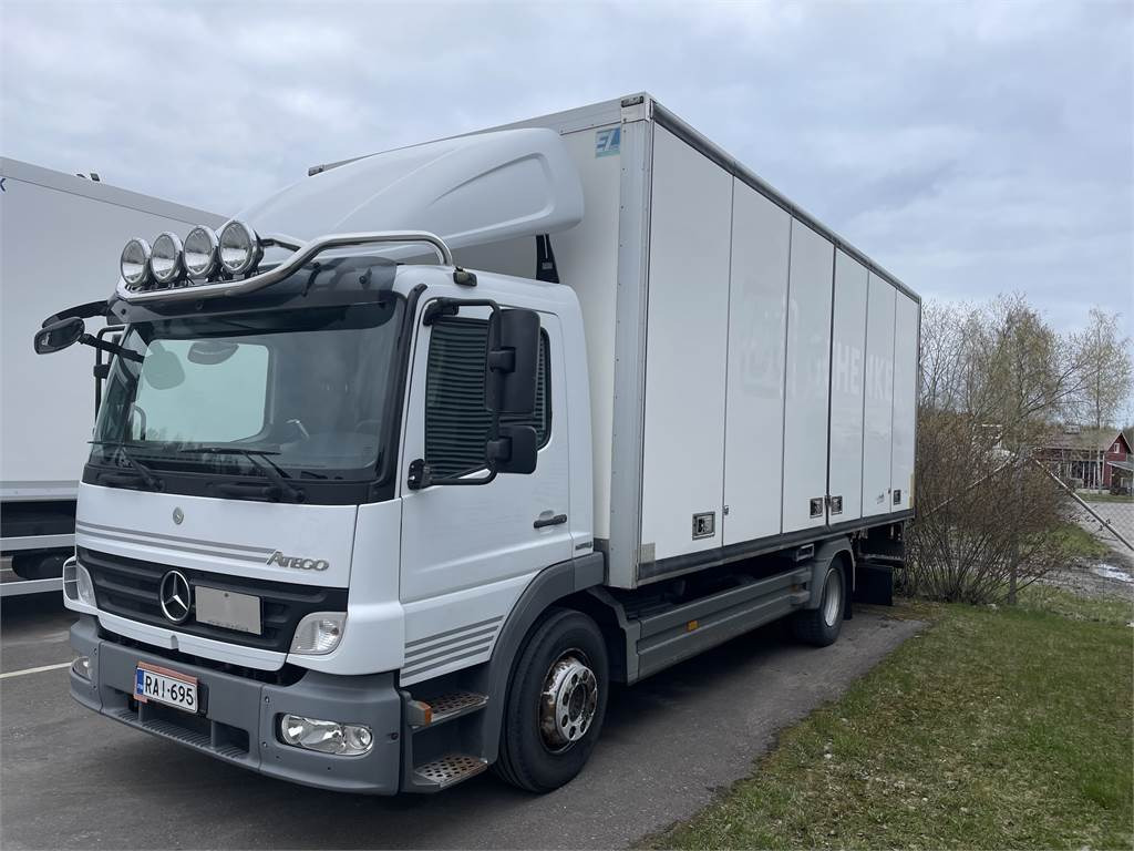 Camión caja cerrada Mercedes-Benz ATEGO 1524L/42: foto 1