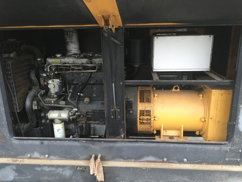 Perkins T6.354.4 GENERATOR 87 KVA USED - Generador industriale: foto 4 Perkins T6.354.4 GENERATOR 87 KVA USED - Generador industriale: foto 4
