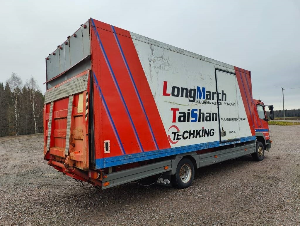 Mercedes-Benz Atego 1023 - Camión caja cerrada: foto 4 Mercedes-Benz Atego 1023 - Camión caja cerrada: foto 4