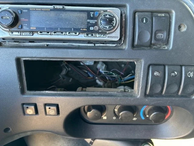 Cabeza tractora DAF 95.380 XF SPACECAB (EURO 2 / ZF16 MANUAL GEARBOX / D.E.B. ENGINE BRAKE / AIRCONDITIONING): foto 9