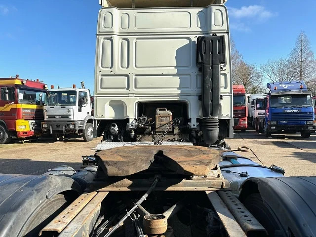 Cabeza tractora DAF 95.380 XF SPACECAB (EURO 2 / ZF16 MANUAL GEARBOX / D.E.B. ENGINE BRAKE / AIRCONDITIONING): foto 10