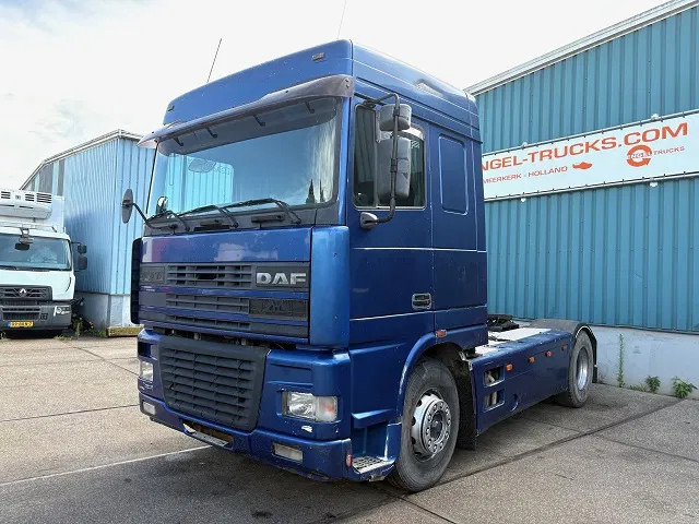 DAF 95.380 XF SPACECAB (EURO 2 / ZF16 MANUAL GEARBOX / HYDRAULIC KIT / P.T.O. / SIDE SKIRTS / AIRCONDITIONING) - Cabeza tractora: foto 1 DAF 95.380 XF SPACECAB (EURO 2 / ZF16 MANUAL GEARBOX / HYDRAULIC KIT / P.T.O. / SIDE SKIRTS / AIRCONDITIONING) - Cabeza tractora: foto 1