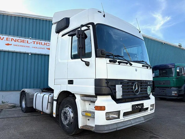Mercedes-Benz Actros 1840 LS (MP1) (EPS WITH CLUTCH (3 PEDALS) / AIRCONDITIONING / COMPLETE SPOILERSET ON CABIN / ETC.) - Cabeza tractora: foto 2 Mercedes-Benz Actros 1840 LS (MP1) (EPS WITH CLUTCH (3 PEDALS) / AIRCONDITIONING / COMPLETE SPOILERSET ON CABIN / ETC.) - Cabeza tractora: foto 2