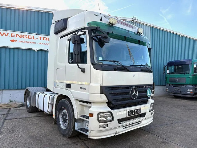 Mercedes-Benz Actros 1846 LS (MP2) (EPS WITH CLUTCH (3 PEDALS) / RETARDER / AIRCONDITIONING / ETC) - Cabeza tractora: foto 2 Mercedes-Benz Actros 1846 LS (MP2) (EPS WITH CLUTCH (3 PEDALS) / RETARDER / AIRCONDITIONING / ETC) - Cabeza tractora: foto 2