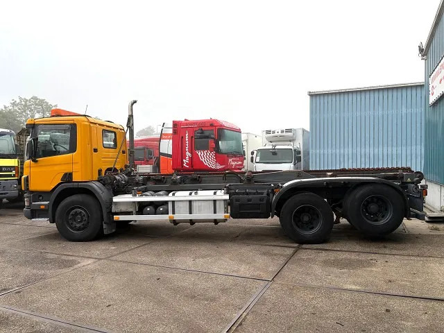Scania P114-340 6x2 WITH MULTILIFT CONTAINERSYSTEM ONLY 80.500 KM!! ORIGINAL (10 TIRES / FULL STEEL SUSPENSION / 12 GEARS MANUAL GEARBO - Camión portacontenedore/ Intercambiable: foto 5 Scania P114-340 6x2 WITH MULTILIFT CONTAINERSYSTEM ONLY 80.500 KM!! ORIGINAL (10 TIRES / FULL STEEL SUSPENSION / 12 GEARS MANUAL GEARBO - Camión portacontenedore/ Intercambiable: foto 5