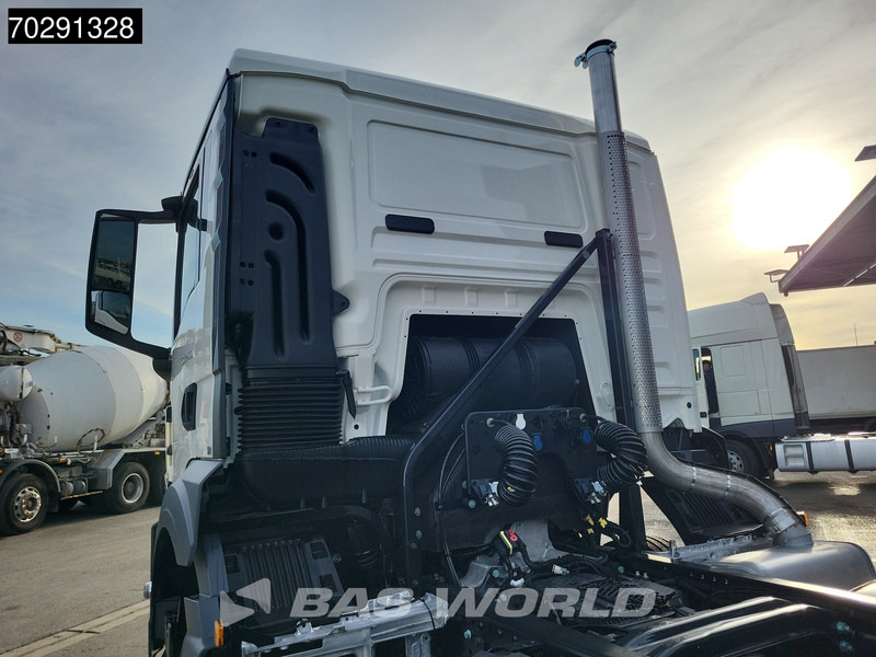 MAN TGS 33.400 6X4 NEW! Full-Steel Big-Axle Drumbrakes LED Euro 2 - Cabeza tractora: foto 5 MAN TGS 33.400 6X4 NEW! Full-Steel Big-Axle Drumbrakes LED Euro 2 - Cabeza tractora: foto 5