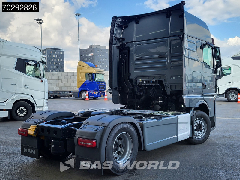 MAN TGX 18.480 4X2 NEW! GX Retarder 2x Tanks PTO-prepared Standklima Navi Euro 6 - Cabeza tractora: foto 5 MAN TGX 18.480 4X2 NEW! GX Retarder 2x Tanks PTO-prepared Standklima Navi Euro 6 - Cabeza tractora: foto 5