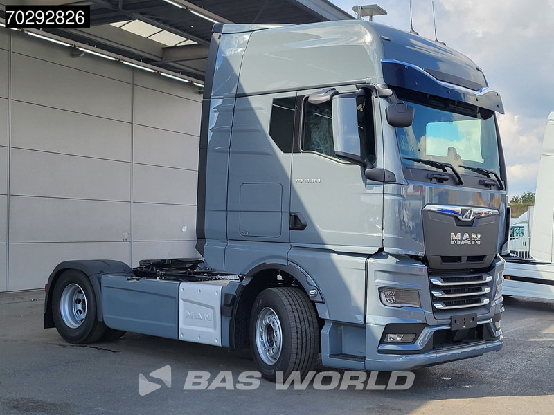 MAN TGX 18.480 4X2 NEW! GX Retarder 2x Tanks PTO-prepared Standklima Navi Euro 6 - Cabeza tractora: foto 3 MAN TGX 18.480 4X2 NEW! GX Retarder 2x Tanks PTO-prepared Standklima Navi Euro 6 - Cabeza tractora: foto 3