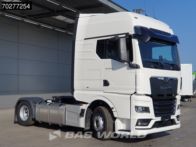 MAN TGX 18.520 4X2 NEW! GX Retarder 2x Tanks Standklima ACC - Cabeza tractora: foto 3 MAN TGX 18.520 4X2 NEW! GX Retarder 2x Tanks Standklima ACC - Cabeza tractora: foto 3