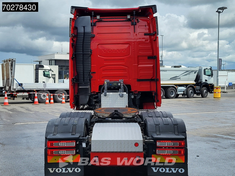 Volvo FH16 750 FH16 6X2 Special-Interior Full-Air Work-Remote Dynamic Steering Alcoa ACC Xenon - Cabeza tractora: foto 3 Volvo FH16 750 FH16 6X2 Special-Interior Full-Air Work-Remote Dynamic Steering Alcoa ACC Xenon - Cabeza tractora: foto 3