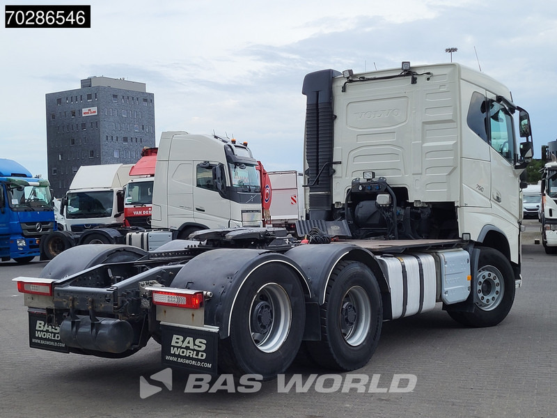 Volvo FH16 750 FH16 6X4 Retarder Big-Axle Xenon Liftaxle Euro 6 - Cabeza tractora: foto 5 Volvo FH16 750 FH16 6X4 Retarder Big-Axle Xenon Liftaxle Euro 6 - Cabeza tractora: foto 5