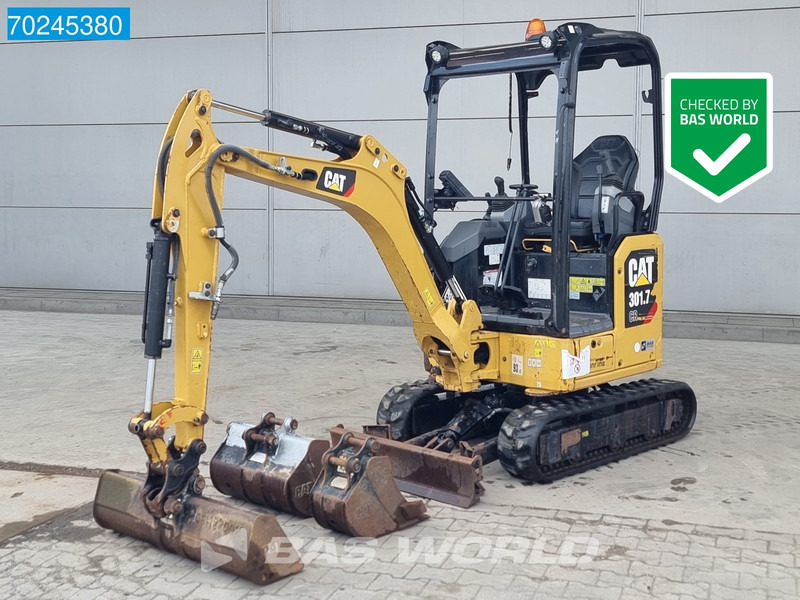 Miniexcavadora Caterpillar 301.7 CR: foto 1