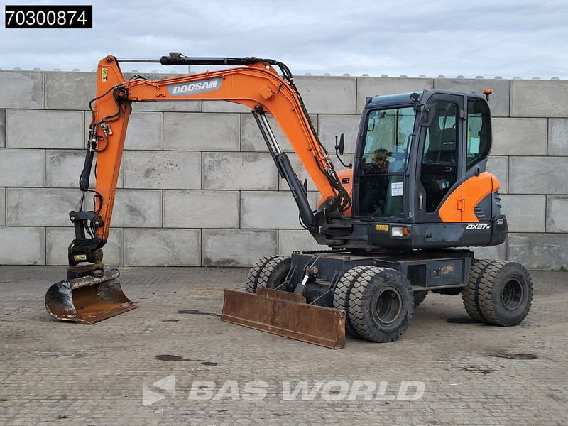 Doosan DX57 W-5 A/C - 3 Buckets - Excavadora de ruedas: foto 3 Doosan DX57 W-5 A/C - 3 Buckets - Excavadora de ruedas: foto 3
