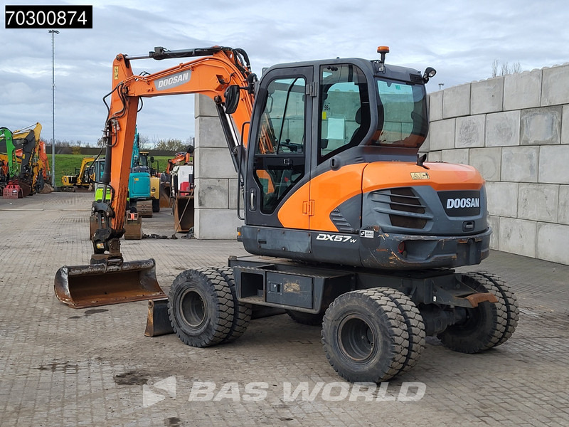 Doosan DX57 W-5 A/C - 3 Buckets - Excavadora de ruedas: foto 5 Doosan DX57 W-5 A/C - 3 Buckets - Excavadora de ruedas: foto 5