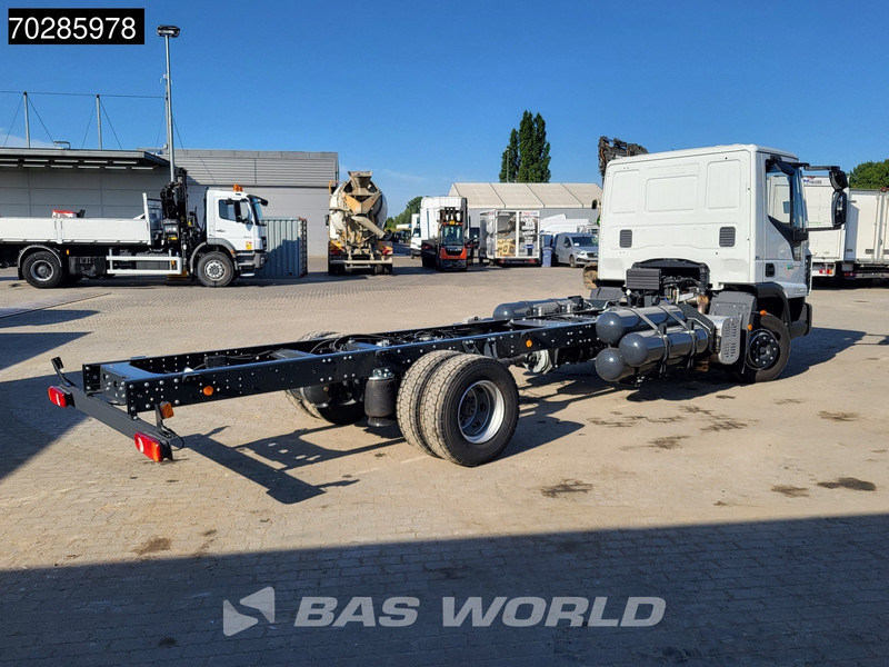 Iveco 120-210L 4X2 NEW 12tons chassis! CNG Engine TELMA Retarder Manual Euro 6 - Camión chasis: foto 5 Iveco 120-210L 4X2 NEW 12tons chassis! CNG Engine TELMA Retarder Manual Euro 6 - Camión chasis: foto 5