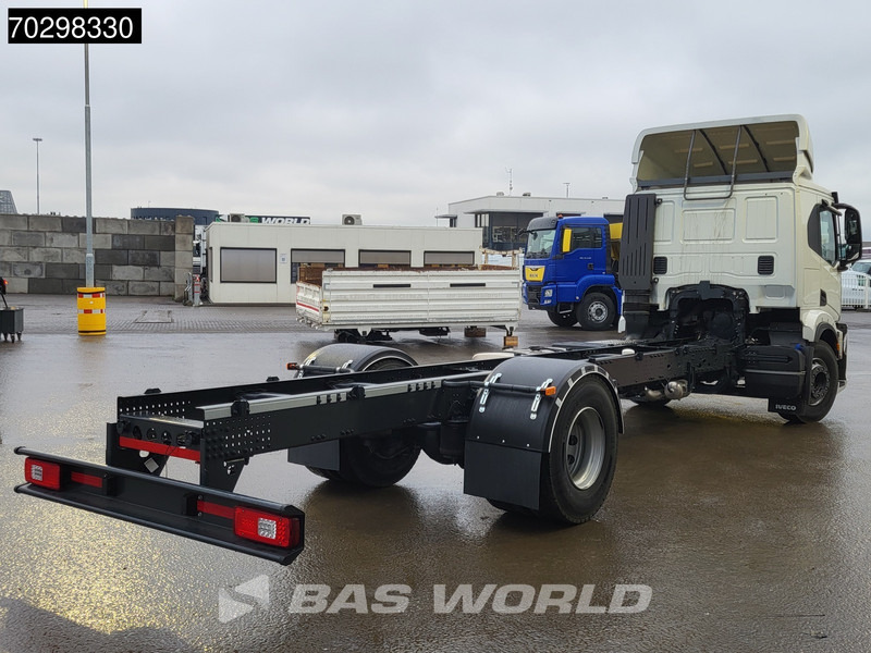 Iveco S-WAY 340 4X2 NEW! Chassis Automatic LED ACC Euro 6 - Camión chasis: foto 3 Iveco S-WAY 340 4X2 NEW! Chassis Automatic LED ACC Euro 6 - Camión chasis: foto 3