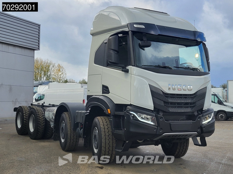 Iveco T-WAY 510 8X4 NEW! Retarder Big-Axle Steelsuspension LED Euro 6 - Camión chasis: foto 3 Iveco T-WAY 510 8X4 NEW! Retarder Big-Axle Steelsuspension LED Euro 6 - Camión chasis: foto 3
