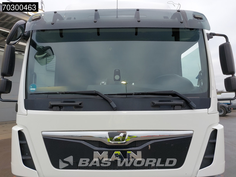 Camión caja cerrada MAN TGM 15.250 4X2 15tonner Automatic Ladebordwand Euro 6: foto 7