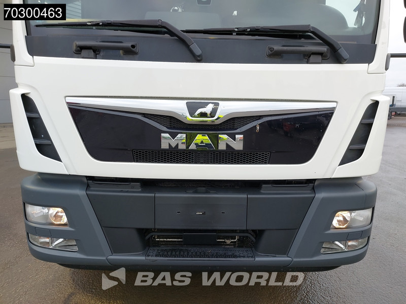 Camión caja cerrada MAN TGM 15.250 4X2 15tonner Automatic Ladebordwand Euro 6: foto 8