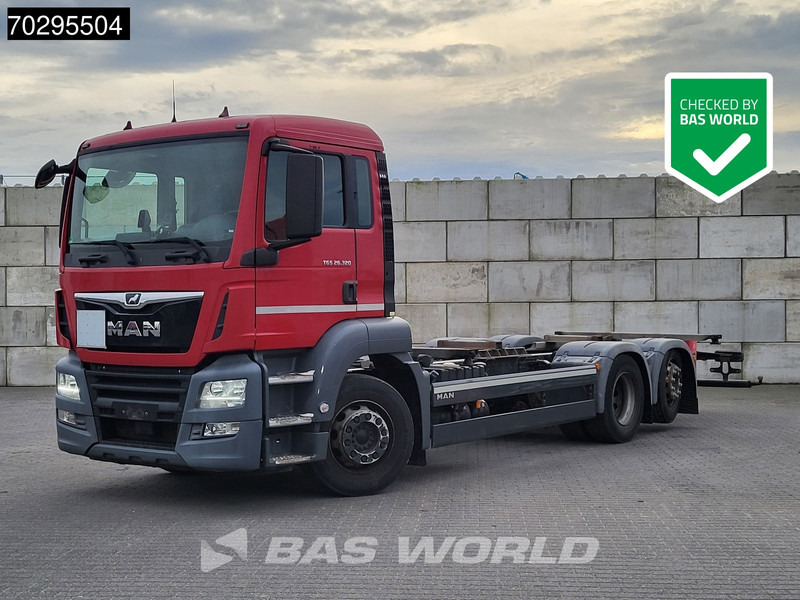 MAN TGS 26.320 TGS 6X2 ADR BDF Lift + Steering Axle Euro 6 - Camión portacontenedore/ Intercambiable: foto 1 MAN TGS 26.320 TGS 6X2 ADR BDF Lift + Steering Axle Euro 6 - Camión portacontenedore/ Intercambiable: foto 1