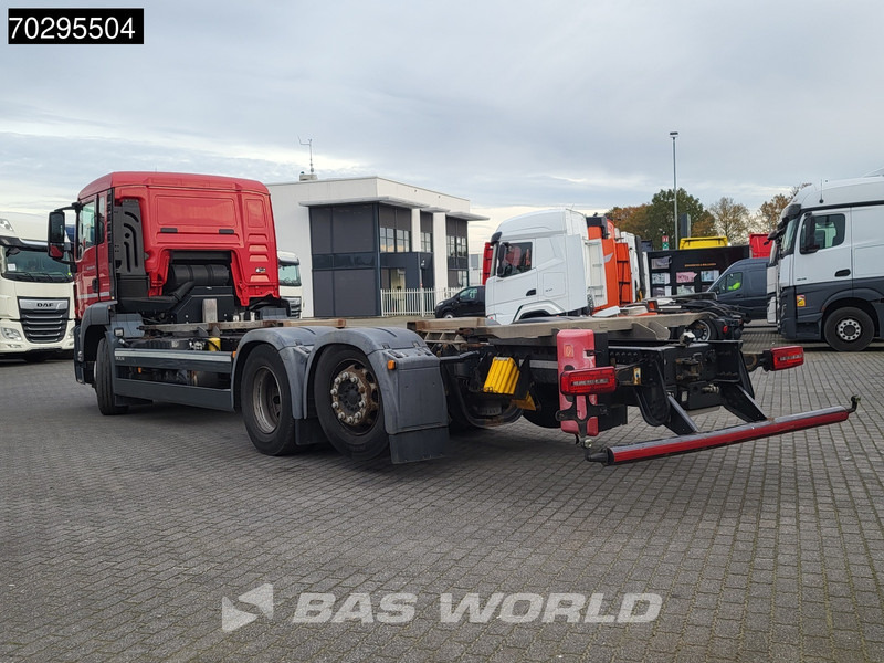 MAN TGS 26.320 TGS 6X2 ADR BDF Lift + Steering Axle Euro 6 - Camión portacontenedore/ Intercambiable: foto 2 MAN TGS 26.320 TGS 6X2 ADR BDF Lift + Steering Axle Euro 6 - Camión portacontenedore/ Intercambiable: foto 2