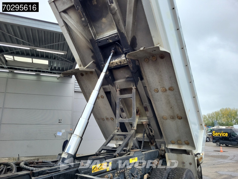 MAN TGX 26.560 TGX 6X4 Retarder 11m3 Istrail Tipper Big-Axle Automatic Xenon Navi Euro 6 - Camión volquete: foto 3 MAN TGX 26.560 TGX 6X4 Retarder 11m3 Istrail Tipper Big-Axle Automatic Xenon Navi Euro 6 - Camión volquete: foto 3
