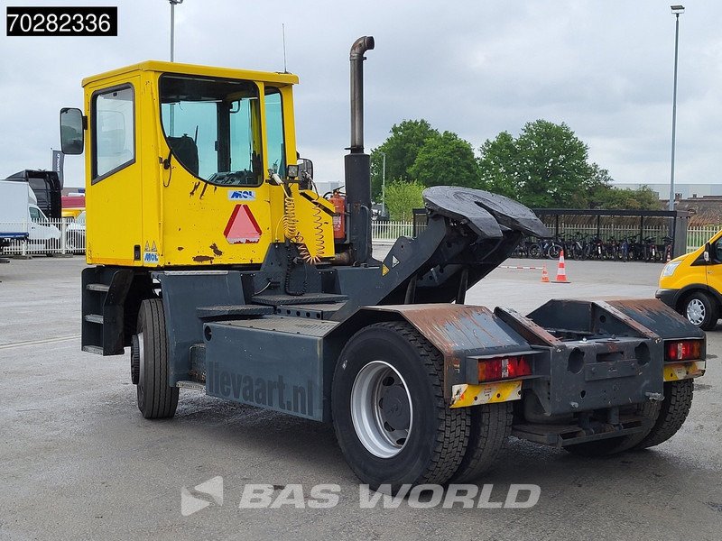 MOL YT200/4X2 4X2 Big-Axle Drumbrakes Hebesattel - Tractor industrial: foto 2 MOL YT200/4X2 4X2 Big-Axle Drumbrakes Hebesattel - Tractor industrial: foto 2