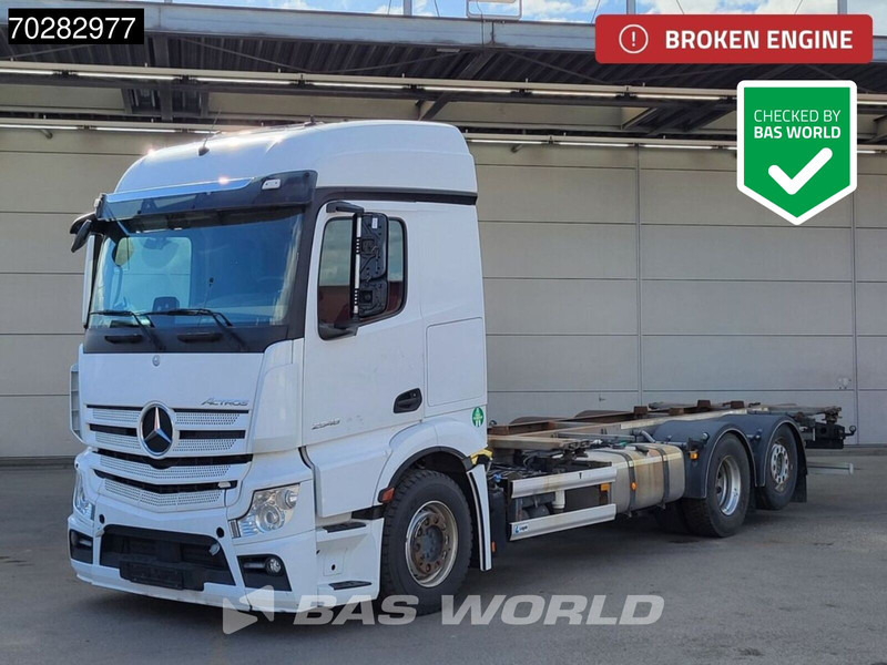 Mercedes-Benz Actros 2548 Actros 6X2 BROKEN ENGINE! Lift-Axle Xenon Automatic Euro 6 - Camión portacontenedore/ Intercambiable: foto 1 Mercedes-Benz Actros 2548 Actros 6X2 BROKEN ENGINE! Lift-Axle Xenon Automatic Euro 6 - Camión portacontenedore/ Intercambiable: foto 1
