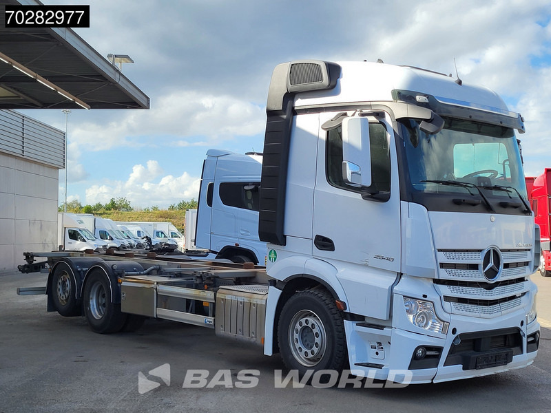 Mercedes-Benz Actros 2548 Actros 6X2 BROKEN ENGINE Lift-Axle Xenon Automatic Euro 6 - Camión portacontenedore/ Intercambiable: foto 3 Mercedes-Benz Actros 2548 Actros 6X2 BROKEN ENGINE Lift-Axle Xenon Automatic Euro 6 - Camión portacontenedore/ Intercambiable: foto 3