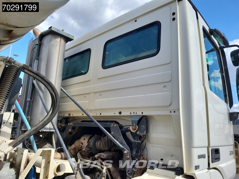 Mercedes-Benz Actros 3241 8X4 9m3 Schwing Stetter Retarder Big-Axle Steelsuspension 3-Pedals Euro 4 - Camión hormigonera: foto 5 Mercedes-Benz Actros 3241 8X4 9m3 Schwing Stetter Retarder Big-Axle Steelsuspension 3-Pedals Euro 4 - Camión hormigonera: foto 5