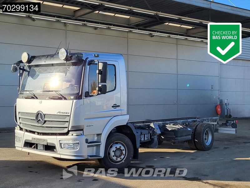 Mercedes-Benz Atego 1224 Atego 4X2 12tons chassis LOW Mileage! Automatic Airco Euro 6 - Camión chasis: foto 1 Mercedes-Benz Atego 1224 Atego 4X2 12tons chassis LOW Mileage! Automatic Airco Euro 6 - Camión chasis: foto 1
